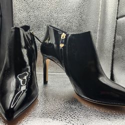 Signature Vince Camuto Black Booties Size: 10.5