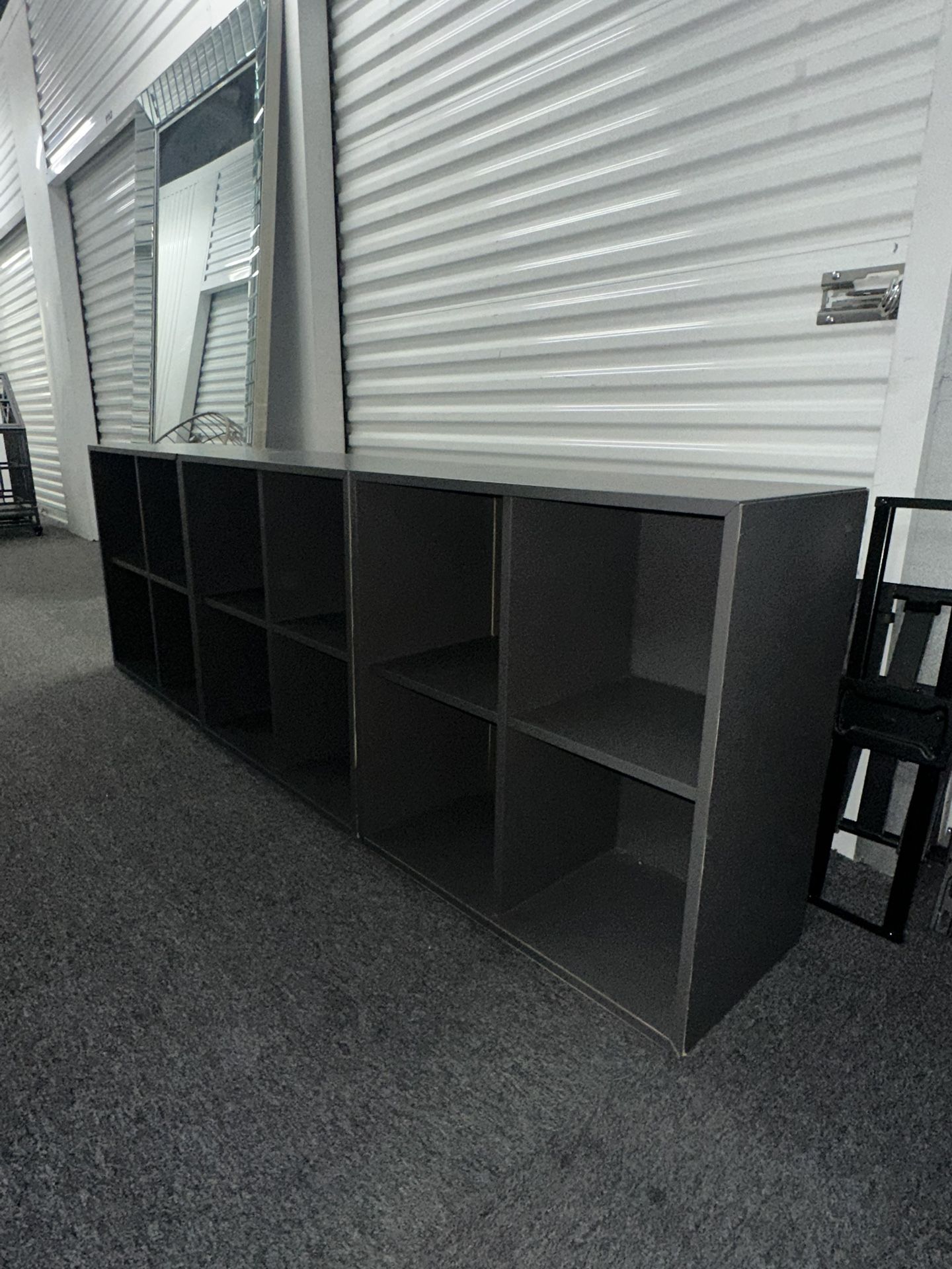 3 SQUARE CUBICLES