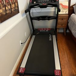Sole fitness F63Folding Treadmill