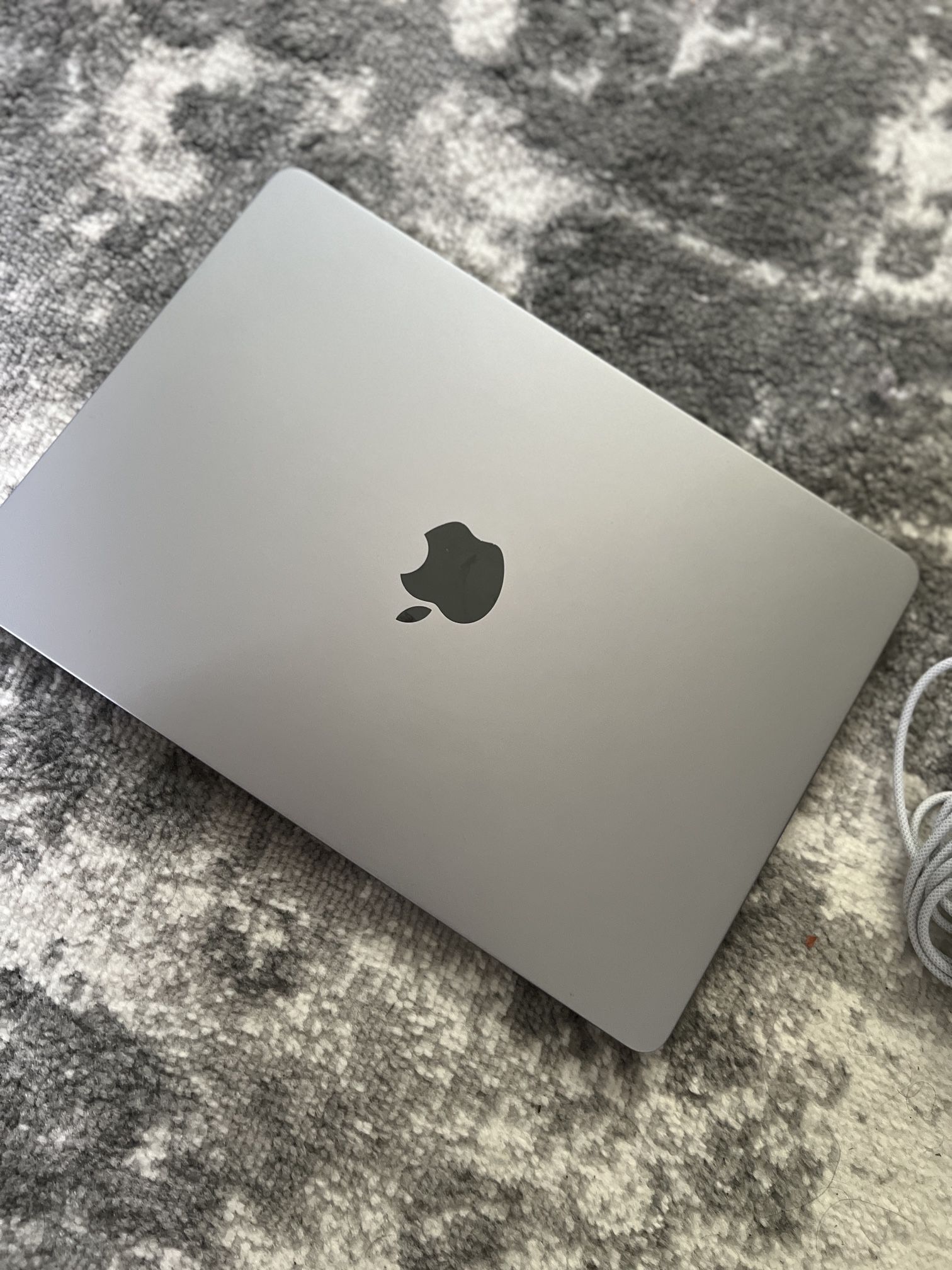 Macbook AIR M2 2022  13 Inch Screen
