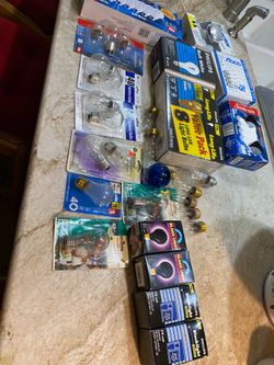 40 Light bulbs non-LED and black light