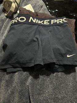 Nike Pro Size M