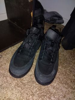 Black Jordan 3s