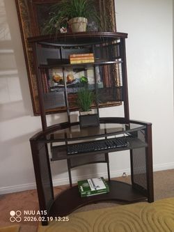 Great Condition Modern Style 2 Tier Desk 39.5"Wx62"Hx24"D