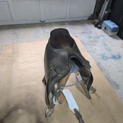 English Saddle 