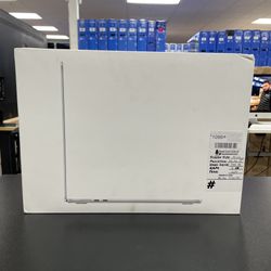 MacBook Air 15 inch 2025 16GB RAM 256GB SSD with Store Warranty And Financing Available!