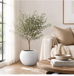 ❤️‍🔥 T）13.5" H x 17" Dia White Fiberstone Planter Pot with Drainage Hole, Large Round Indoor Outdoor Flower Pot for Artificial Olive Trees