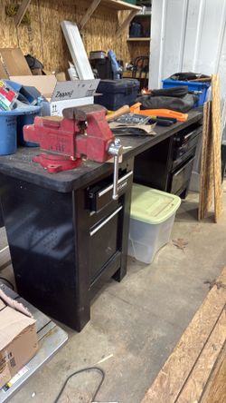 Craftsman work bench
