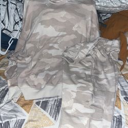 Victoria’s Secret beige camel large set