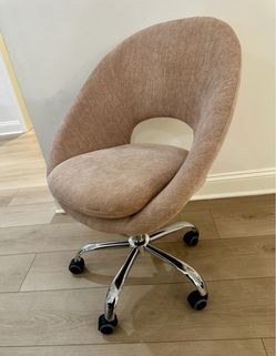 Brand New Modern Swivel Desk Chair – Neutral Fabric / Chrome Base