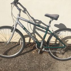 Giant Comfort Road Bike / Green / Md-lg