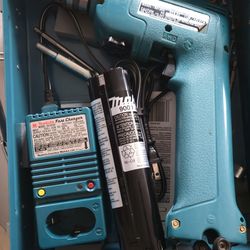 MAKITA Model 6012HD cordless drill. Like new.