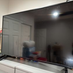 Insignia 42” TV W/ Roku