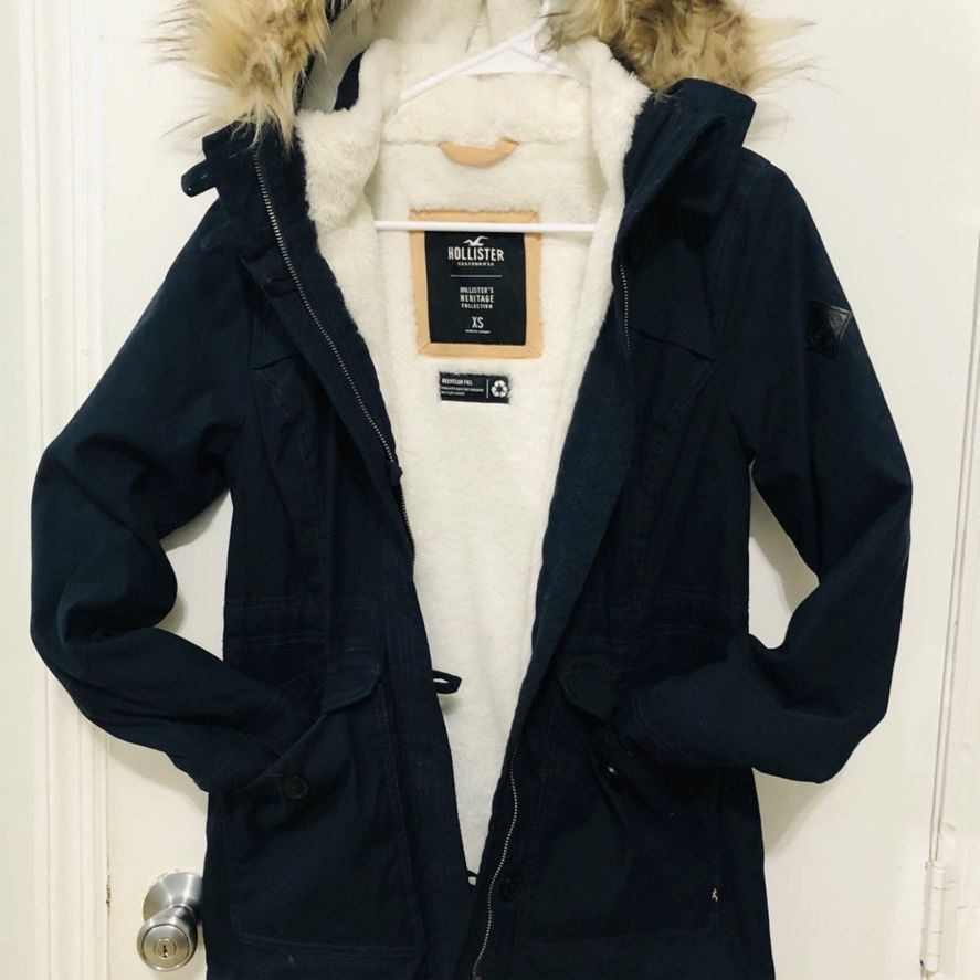 Hollister by Abercrombie&Fitch Cozy-Lined Parka Faux Fur Coat Jacket size  XS for Sale in The Bronx, NY - OfferUp