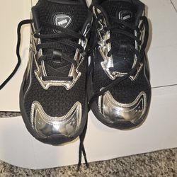 Boys Puma Tennis shoes, Size 3, $20