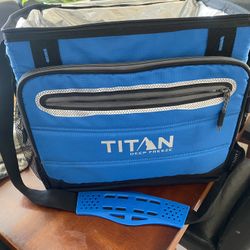 Collapsible Cooler Used / Enfriador plegable usado