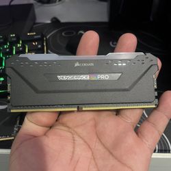 DDR4 16GB 2 Ram Sticks (8x2)