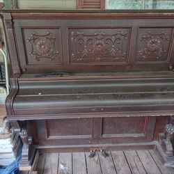 Old Piano 
