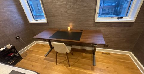 Adjustable height, Wood top Desk