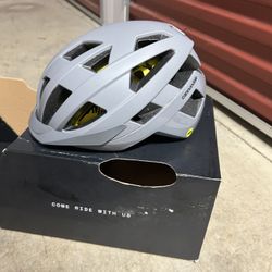 Cannondale Junction Helmet. **BRAND NEW**