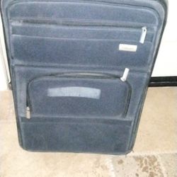 Luggage 22x12x17