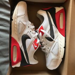 White Dark Grey Nike Air Max  EXCELLENT CONDITION FOR THE PRICE SIZE 8.5