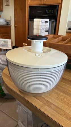 OXO salad spinner