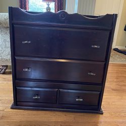 Convertible Changing Table/ Dresser
