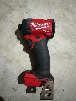 Milwaukee M-18 1/4  hex impact (tool only)