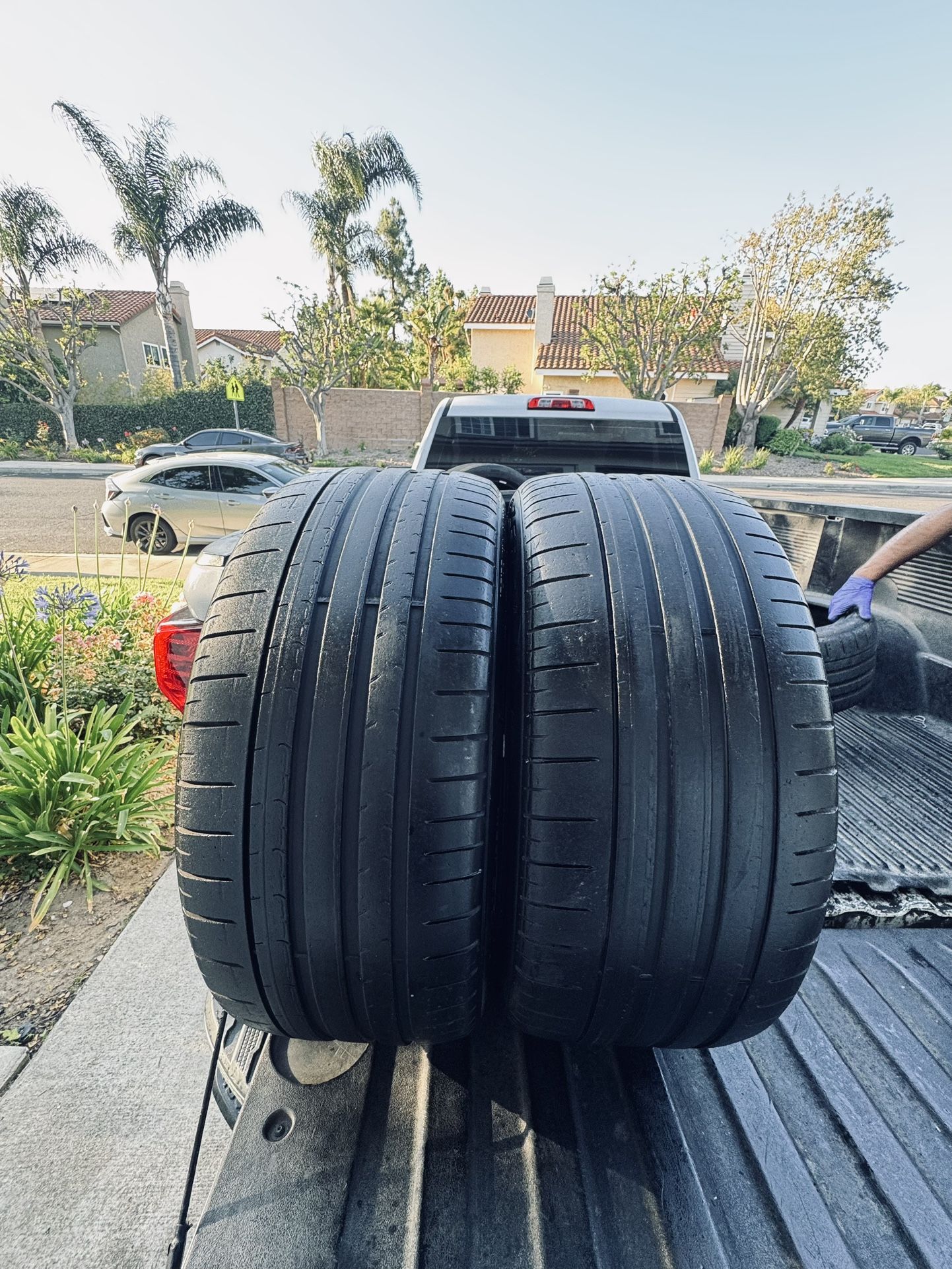 235/40/19 Pirelli Pzero 60%+ Tread (2)
