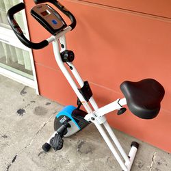 ProGear folding exercise bike — 8 resistance levels 