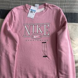 Women’s Nike sweatshirt