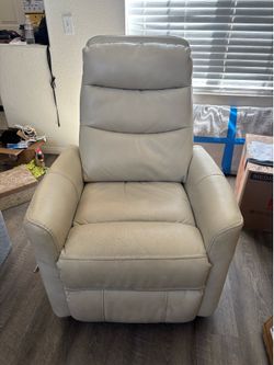 Reclining swivel chair