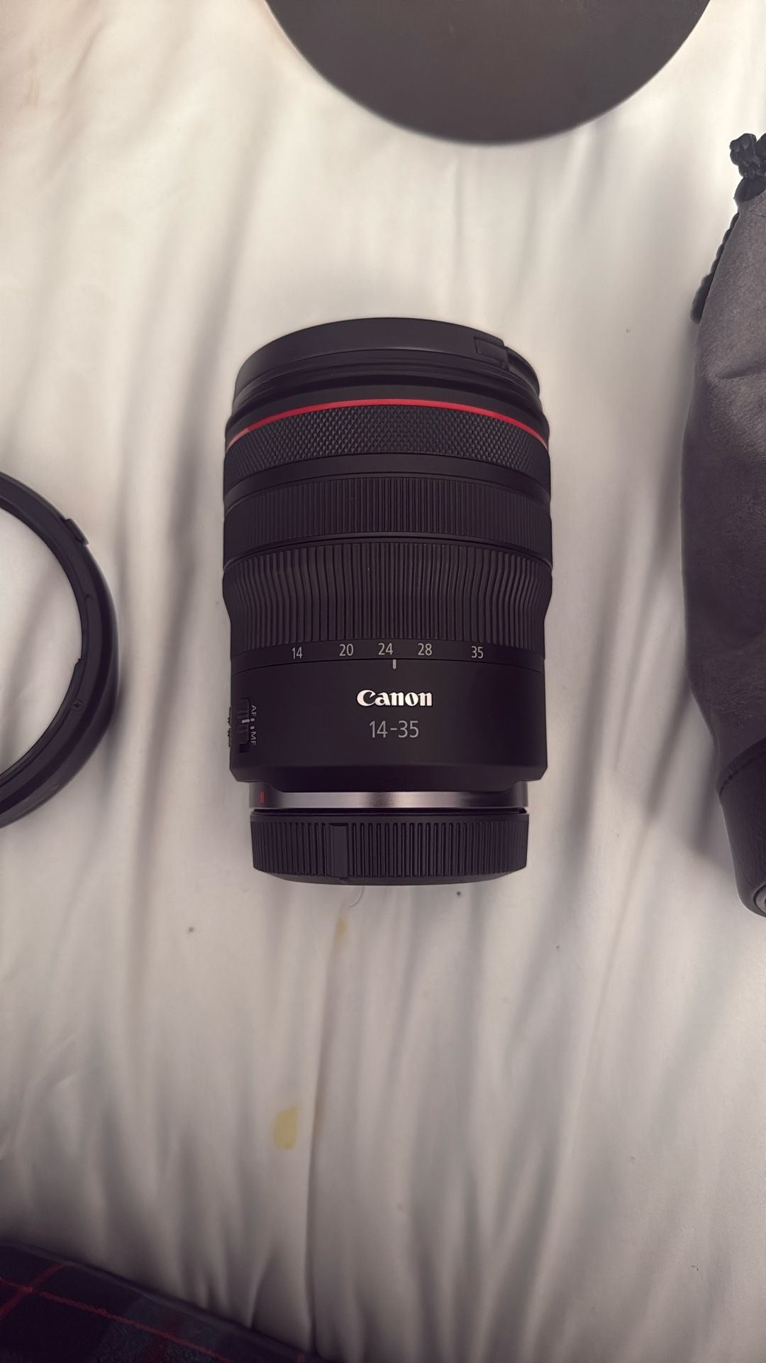 Canon RF  14-35mm F4 Lens With Accessories  