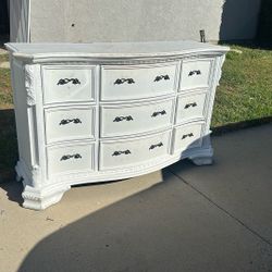 White 9 Drawer Dresser