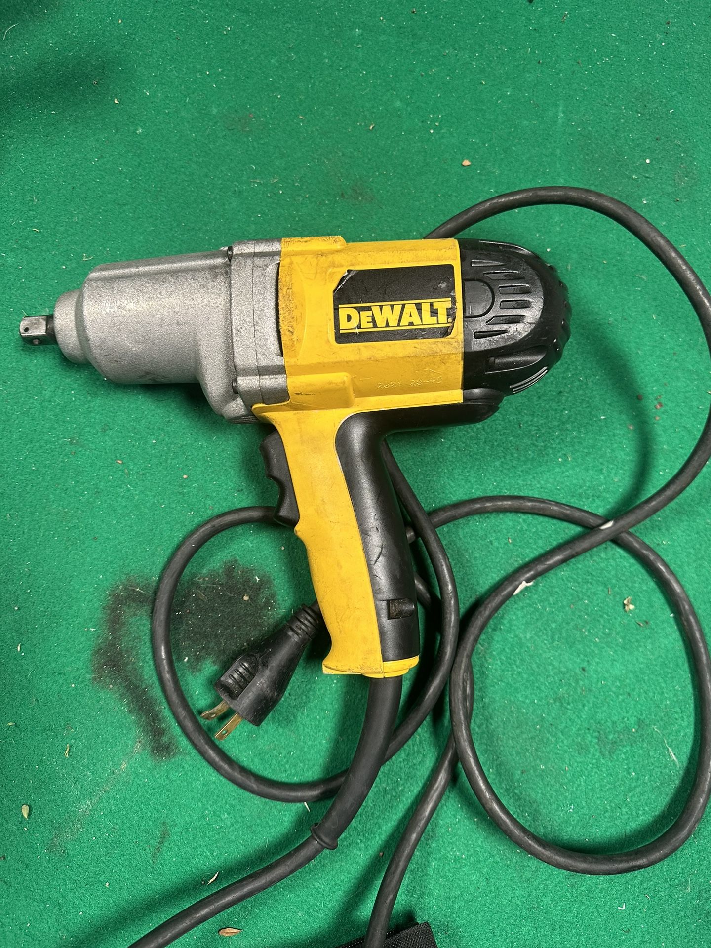 DEWALT 7.5-Amp 1/2-in Drive Corded Impact Wrench