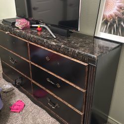 Large 6-Drawer Dresser – Solid & Spacious
