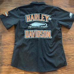 Harley Davidson Woman’s Medium Main Gate Button Up Shop Shirt *NWOT*
