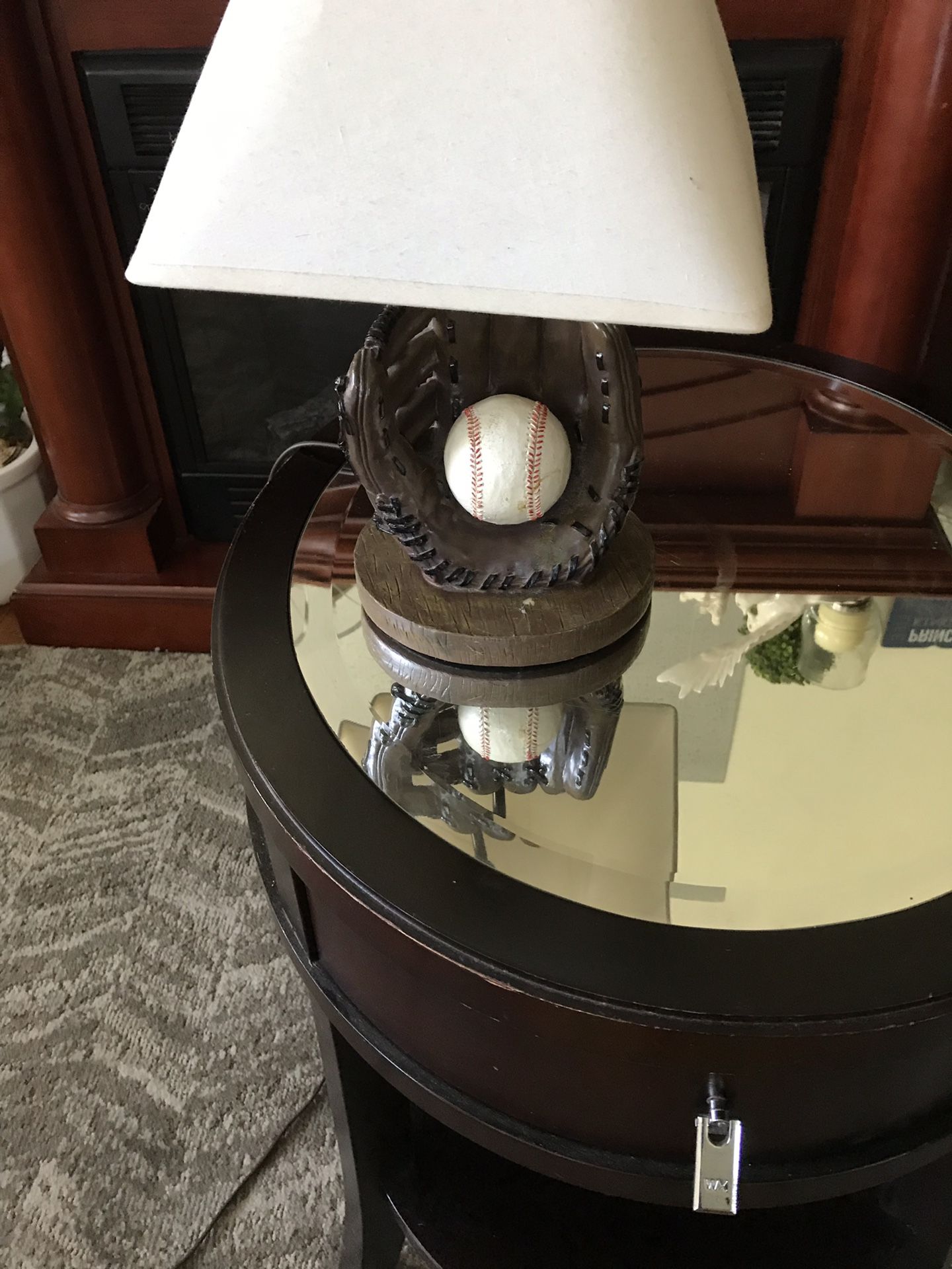 Baseball glove lamp