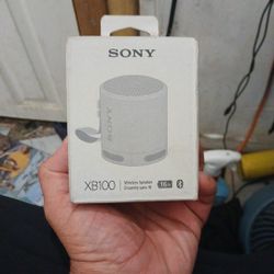 Brand New SONY XB100 WIRELESS BLUETOOTH SPEAKER 