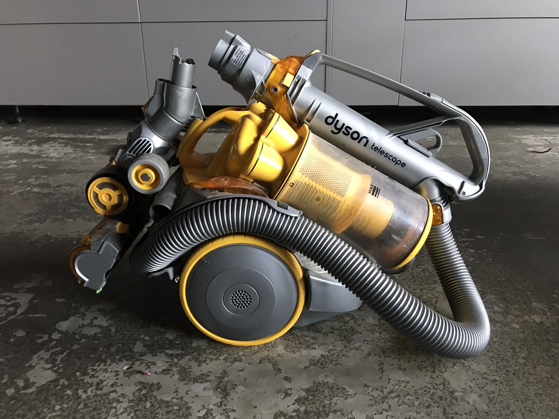 Dyson Telescope DC11 FULL GEAR Canister Bagless Vacuum Cleaner Yellow/Silver