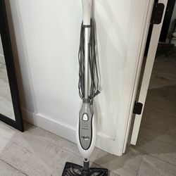 Shark Professional Steam Pocket Mop- Like New