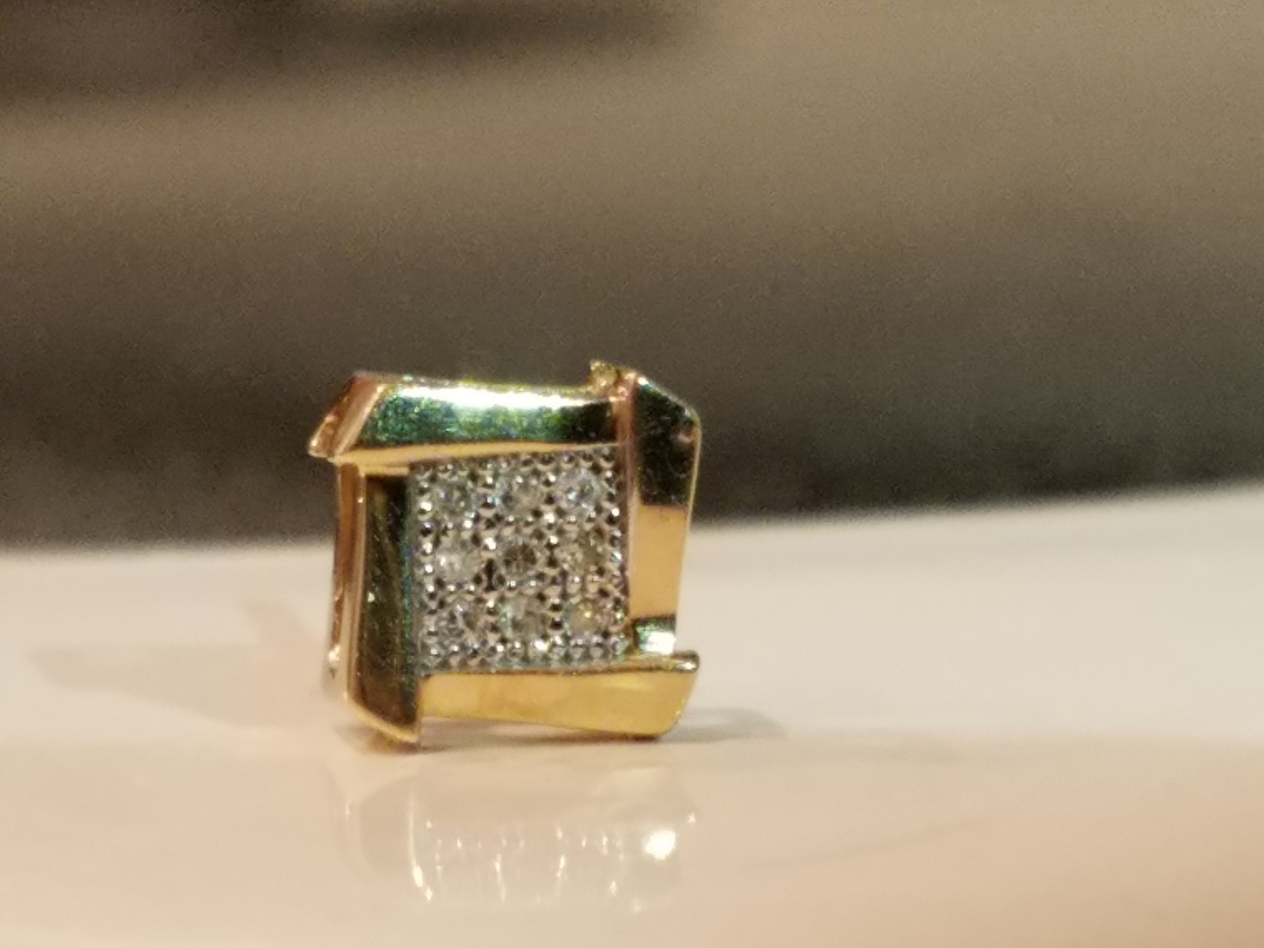 10Kt gold diamond cluster single stud earring