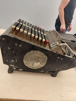 Vintande brandt automatic cashier