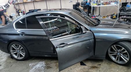 ( Sale ) WindOw ⚡️TINT Polarizad0 602* 733* 2349 Call Text