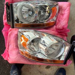 Head Lamps 2006 Ram 3500