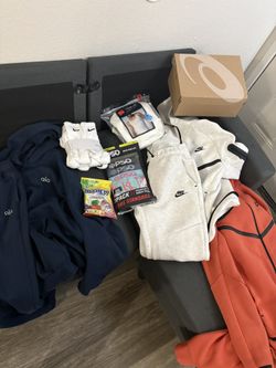 Nike Techs & Alo Sweatsuit