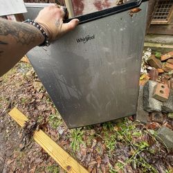 Whirlpool Mini Fridge 