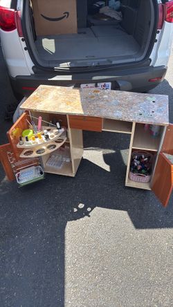 Nail tech desk