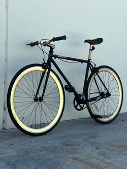 PURE FIXED  Bike 700 wheels